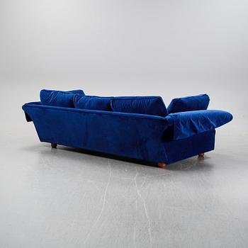 Josef Frank, a 'Liljevalchs' sofa, Svenskt Tenn, Sweden, recent production.