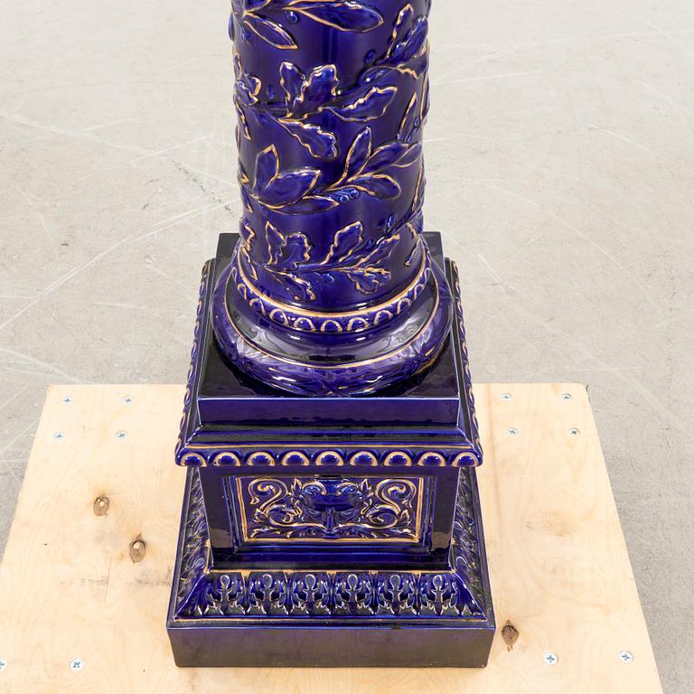 Pedestal Rörstrand porcelain around 1900.