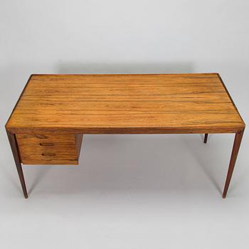 Severin Hansen, skrivbord, modell 66, Haslev Møbelfabrik, Danmark, 1900-talets mitt.