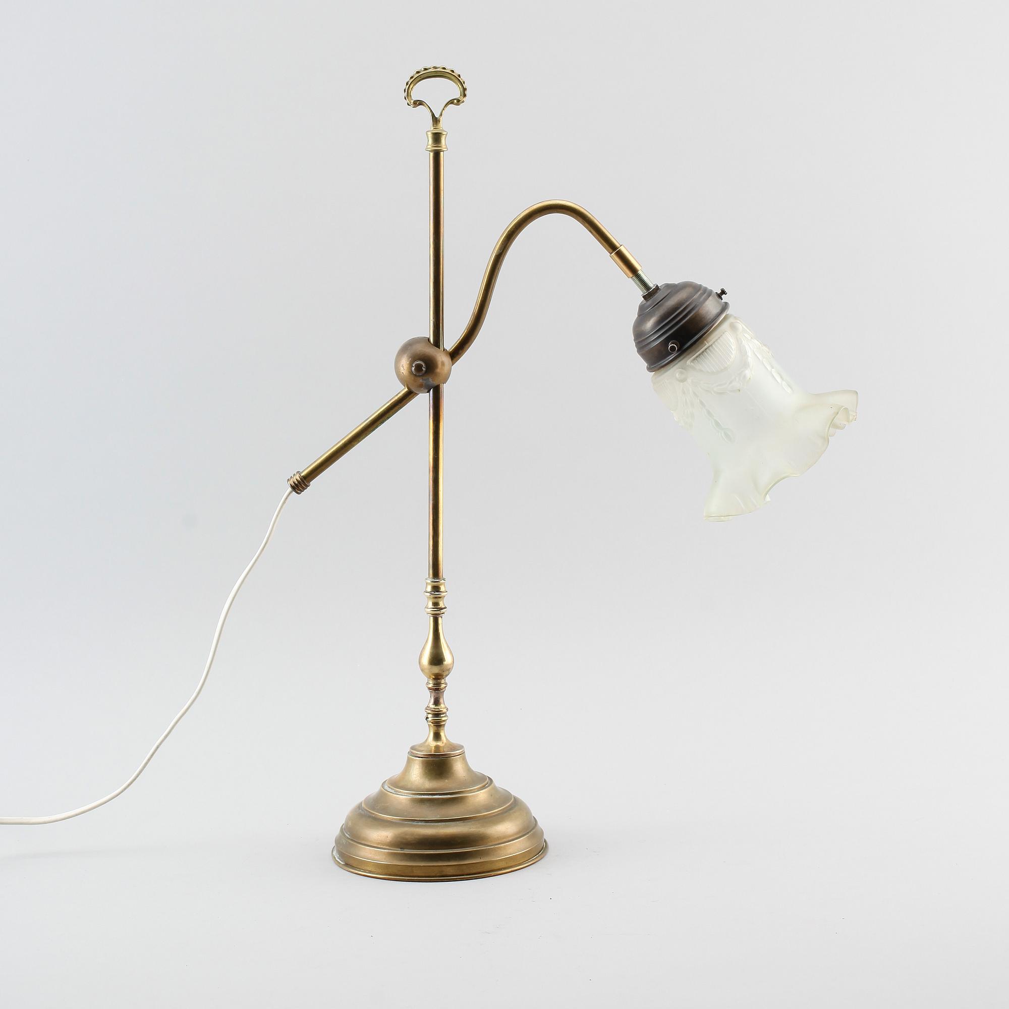 BORDSLAMPA, mässing, 1900-talets första hälft.