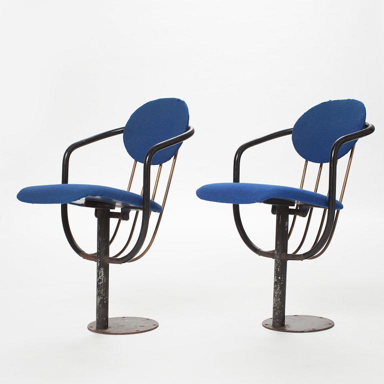 TEATERSTOLAR, ett par, Poul Henningsen för Andreas Christensen, 1959.