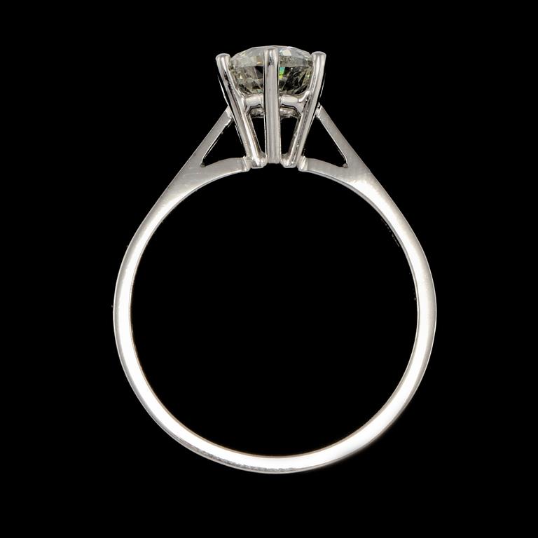 RING, 18k vitguld med briljantslipad diamant, 1.03 ct. Vikt 3 g.