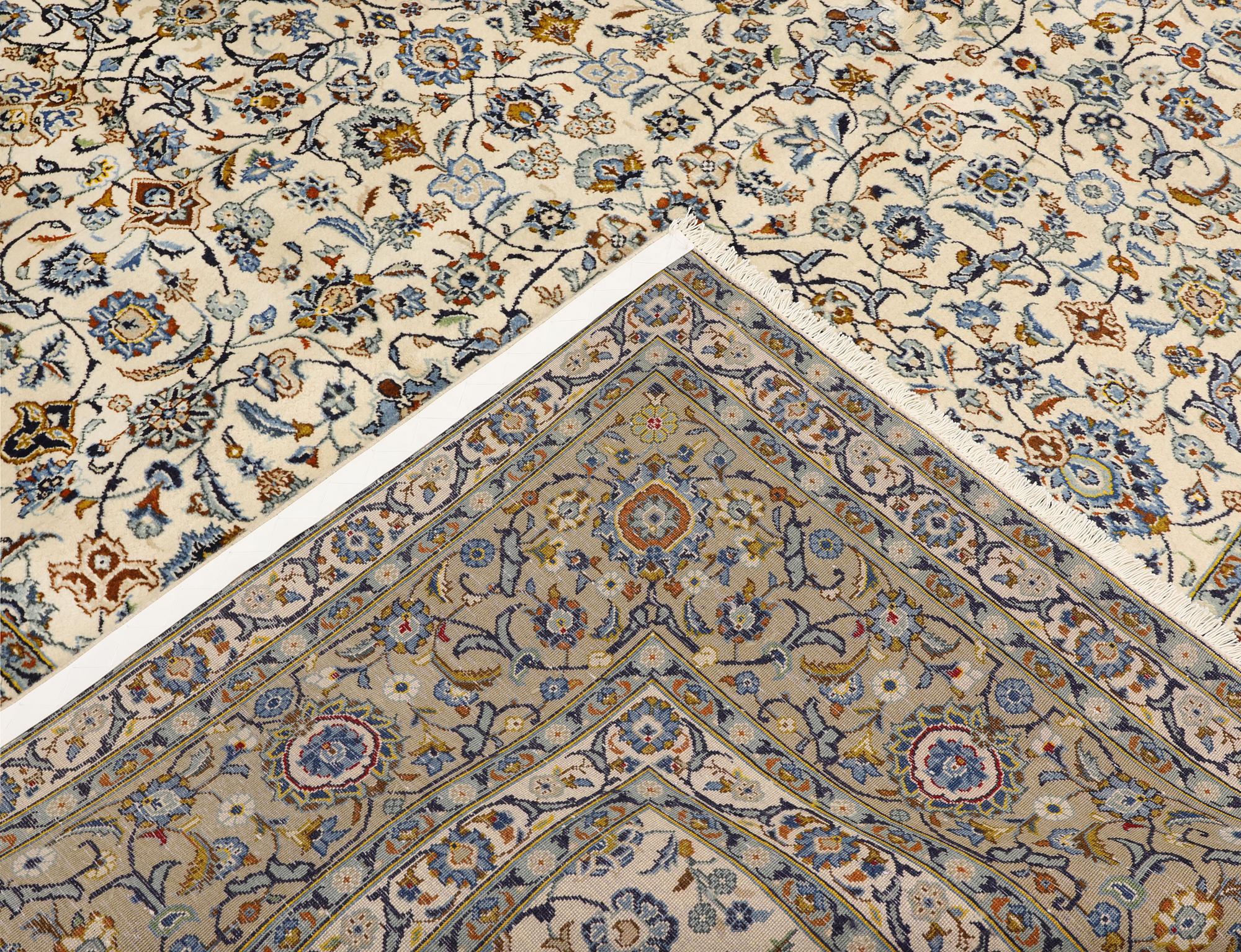 A Keshan carpet, approx. 385 x 270 cm.