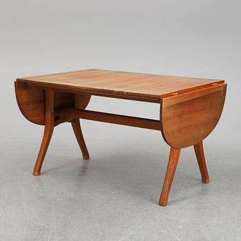 CARL MALMSTEN, a pine dining table, second half of the 20th Century.