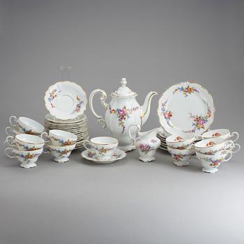 KAFFESERVIS, 23 delar, delar, porslin, "Pompadour", Rosenthal, 1900-talets första hälft.