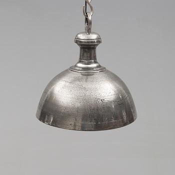 TAKLAMPA, gjuten aluminium, sent 1900-/2000-tal.