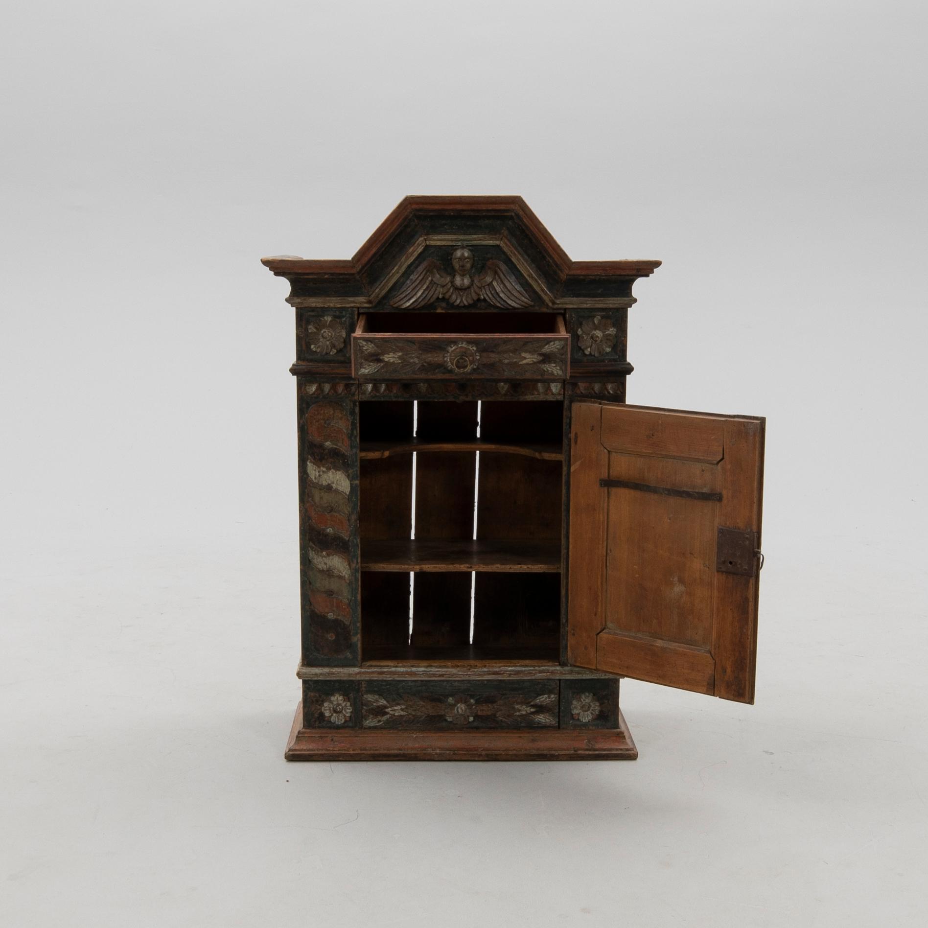 Hängskåp sk  Änglaskåp, daterat 1810.