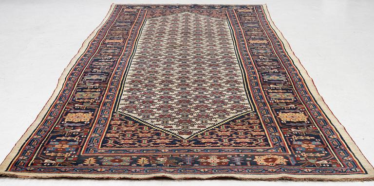 Gallerimatta, antik Bidjar, Västra Persien. 380 x 170 cm.