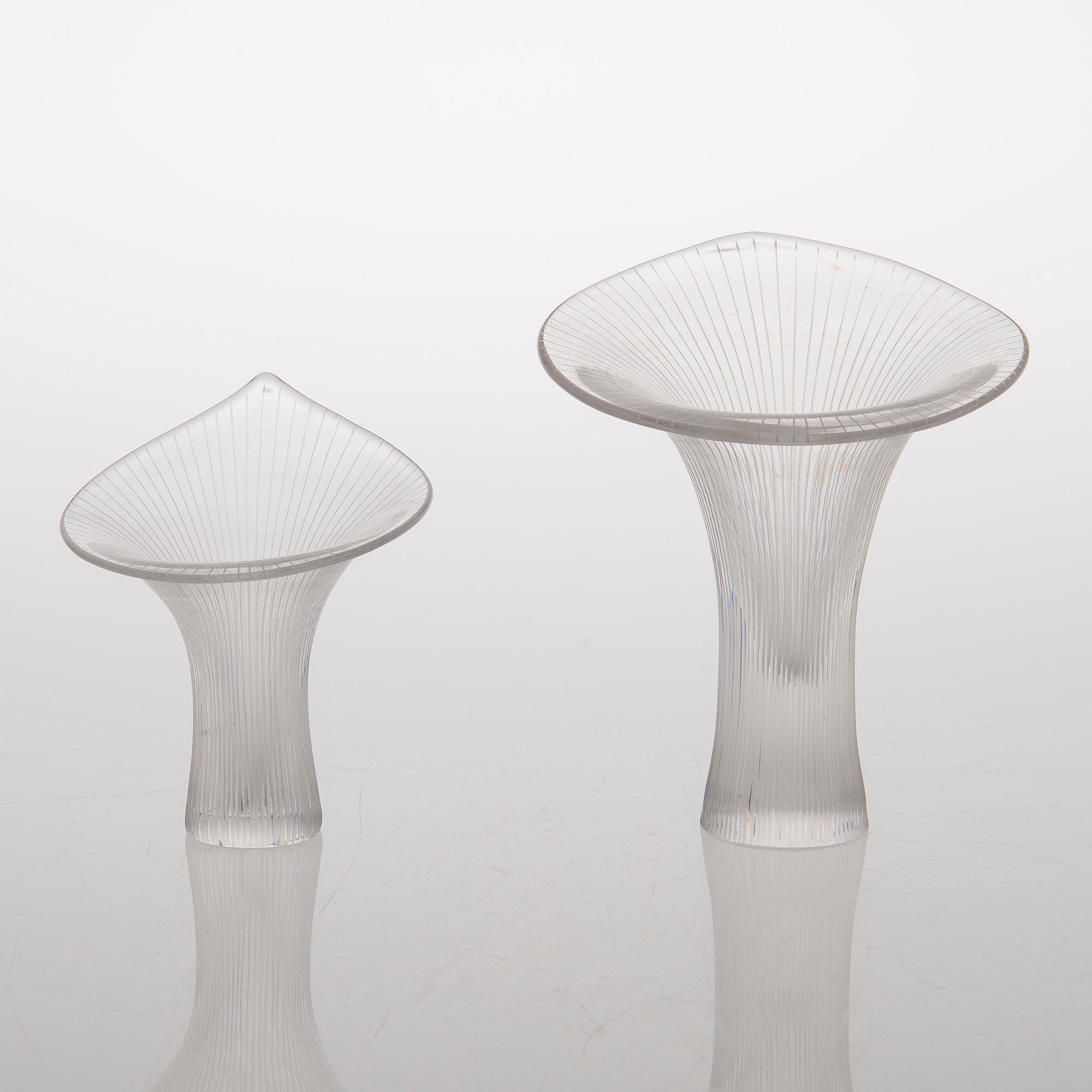 TAPIO WIRKKALA, VASER, 2 st, glas, "Kantarell", den ena signerad Tapio Wirkkala, Iittala,