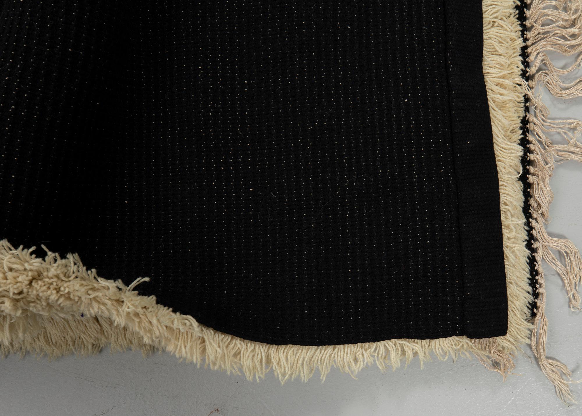 Terttu Tomero, Ryamatta, Oy Neovius Ab. Finland, 200 x 62 cm.