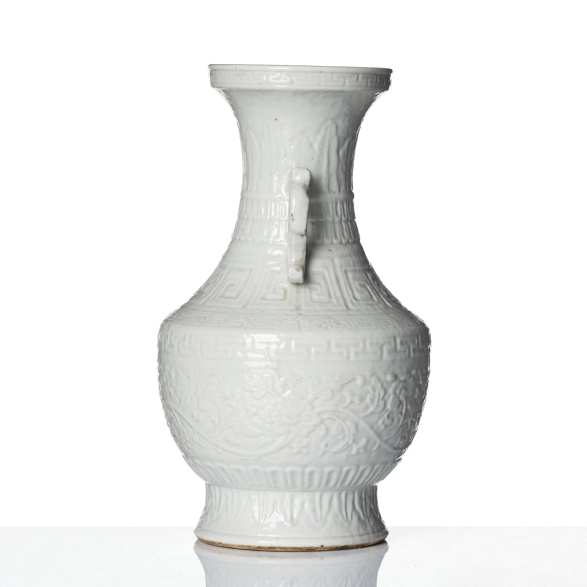 Vas, blanc de chine. Qingdynastin, 1700-/1800-tal.