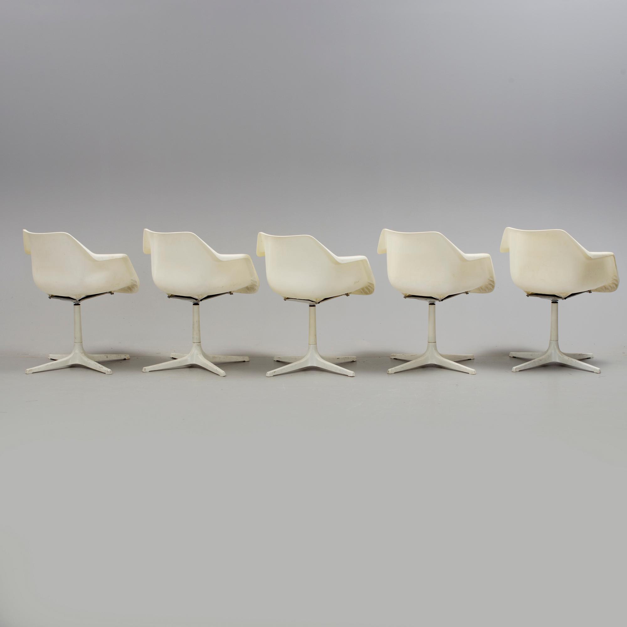 BORD SAMT STOLAR, 1+5 st, Johansson Design Markaryd respektive Robin Day för Hille, 1900-talets andra hälft.