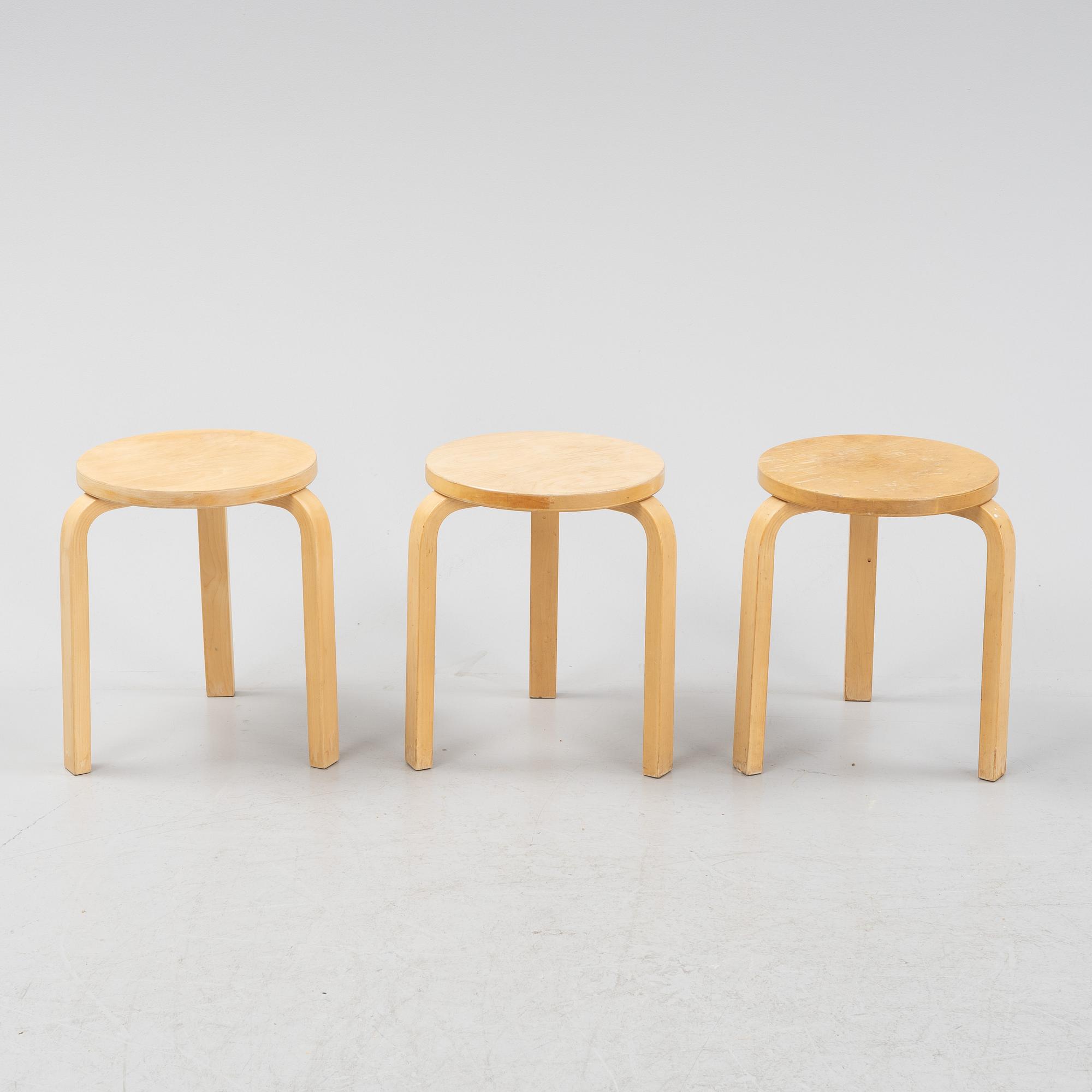 Alvar Aalto, pallar, 3 st, modell 60, Artek, Finland.
