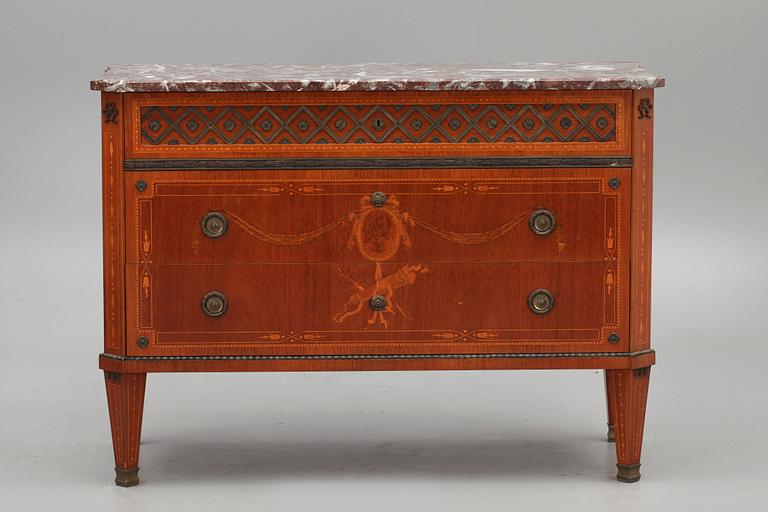 BYRÅ, gustaviansk stil. 1900-talets mitt.