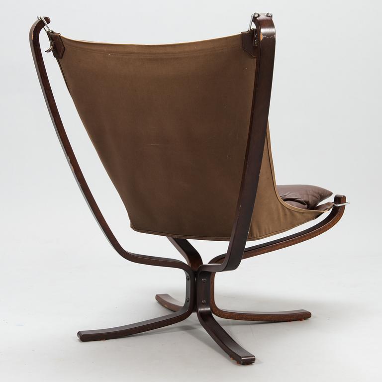 SIGURD RESSEL, a 1970's Norwegian 'Falcon chair' armchair for Vatne Möbler.