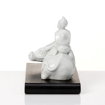 A pair of blanc de chine figurines, Qing dynasty, late Qing dynasty.