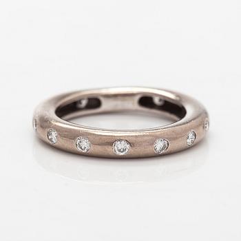 Ring, brilliant cut diamonds, 18K white gold.