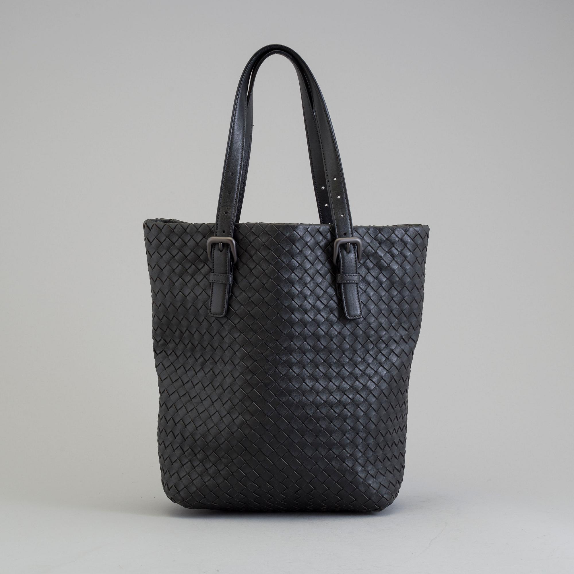 VÄSKA, Bottega Veneta.