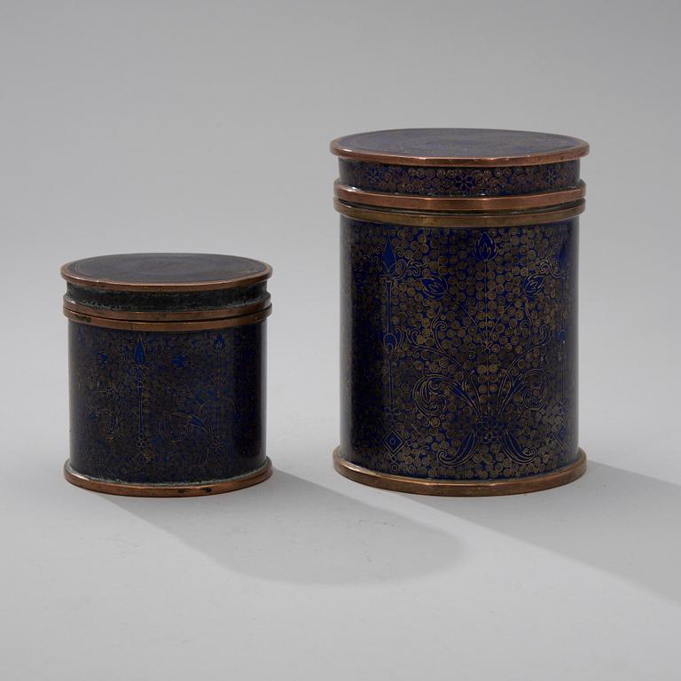 BURKAR, 2 st, cloisonné och koppar, Kina 1800-talets slut.