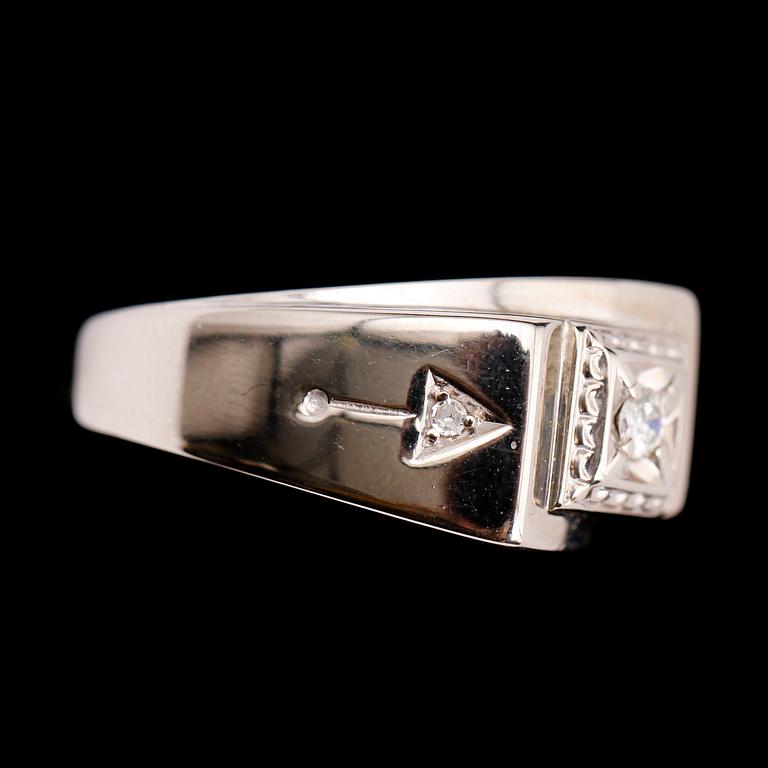 RING, 14 k vitguld med diamanter. Total vikt ca 7,25 gram.
