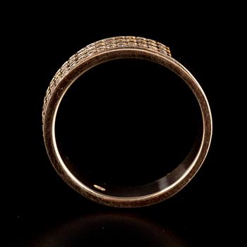 RING, guld 14K, 51 diamanter, tot. 0,35 ct. Vikt 4,52 g.