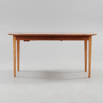A Josef Frank mahogany dining table, Svenskt Tenn, model 947.