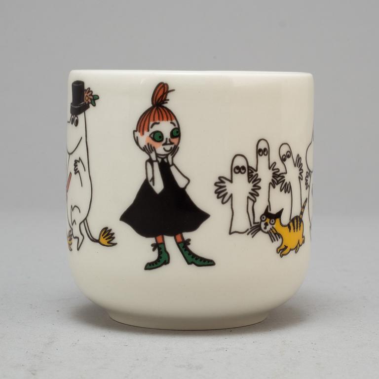 A Moomin characters porcelain mug and a plate 'Happy family' Arabia 1995-2001.