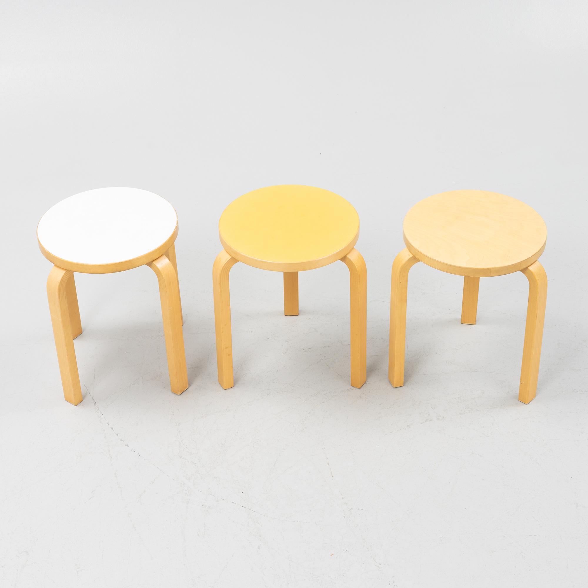 Alvar Aalto, pallar, 3 st, modell 60, Artek, Finland.