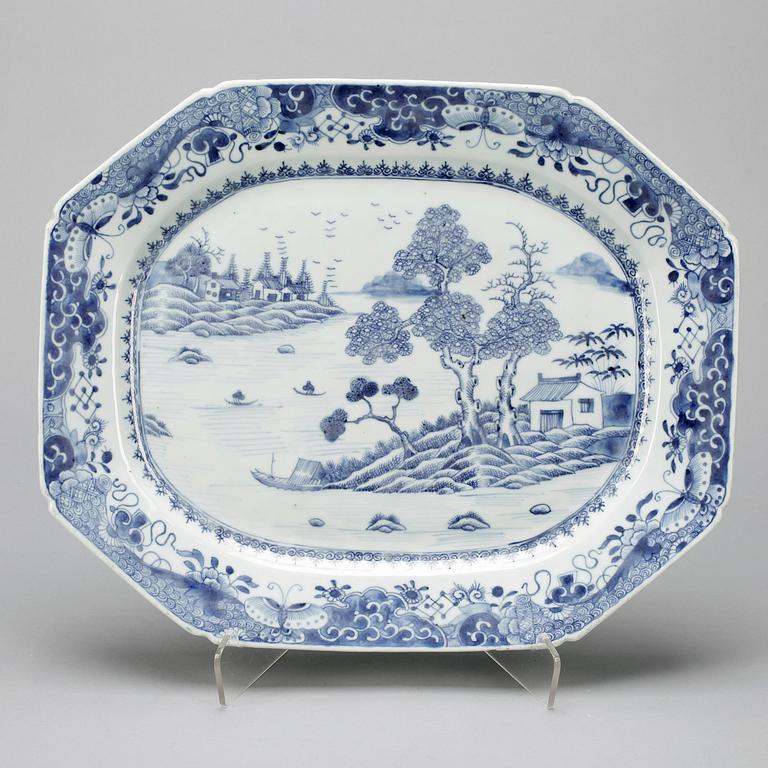 STEKFAT, porslin, Kina, Qing dynastin Qianlong (1735-96).