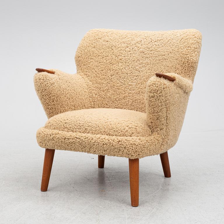 Kurt Olsen lounge chair No 220, Slagelse Møbelvaerk, mid 1900.