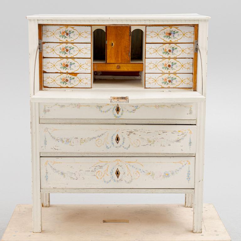 A late Gustavian secretaire, circa 1800.