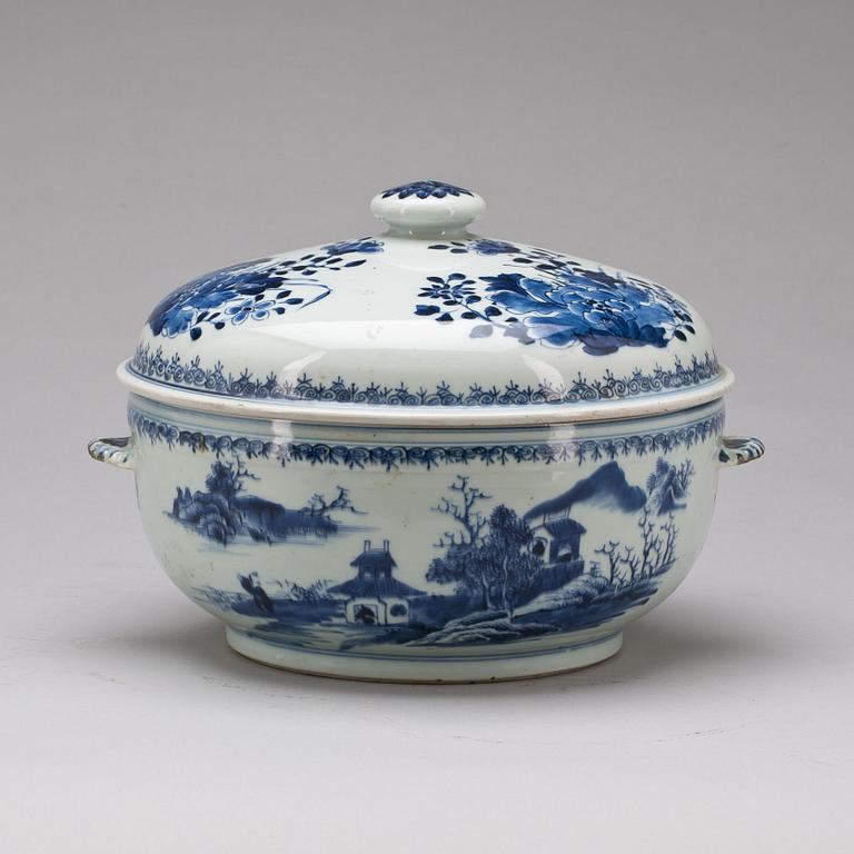 TERRIN MED LOCK, porslin, Kina 1800-tal.