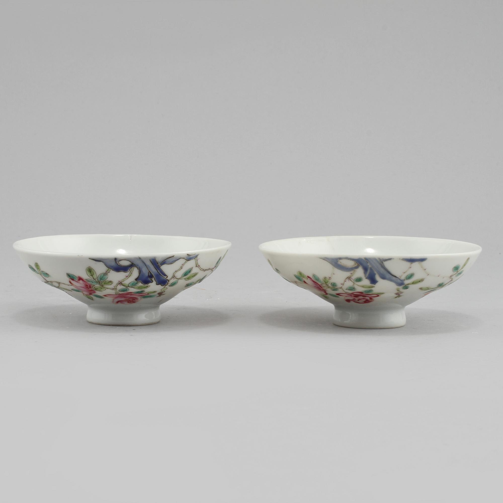 SKÅLAR, 2 st, porslin, Kina, 1900-tal, märkta med Yongzheng sex karaktärers märke.