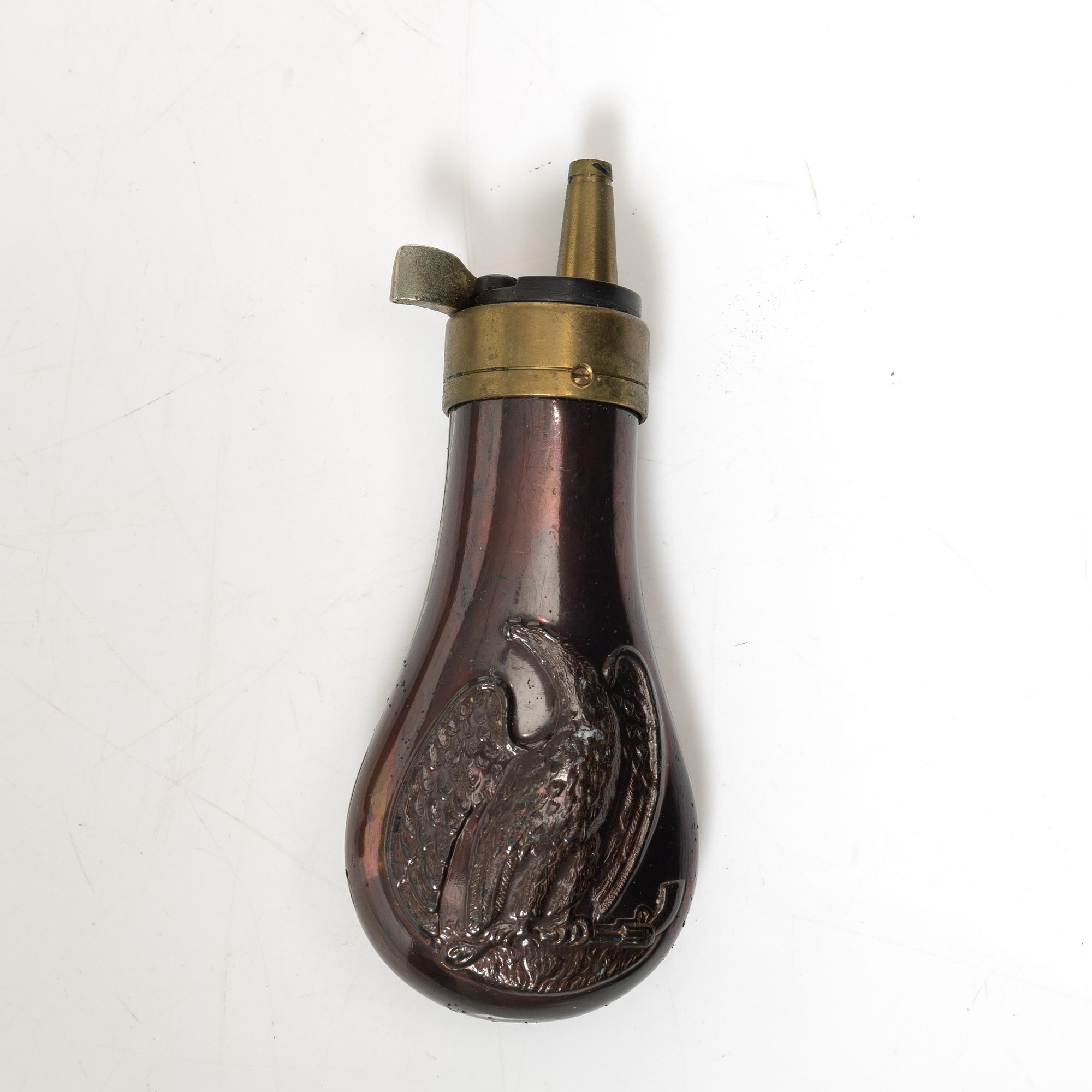 Slaglåspistoler ett par, belgiska, i schatull, 1800-talets mitt.