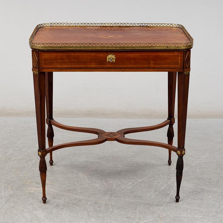 A Swedish late gustavian sewing table, ca 1800.