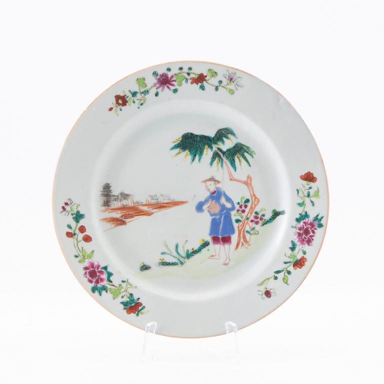 A famille rose dish, Qing dynasty, Qianlong (1736-95).