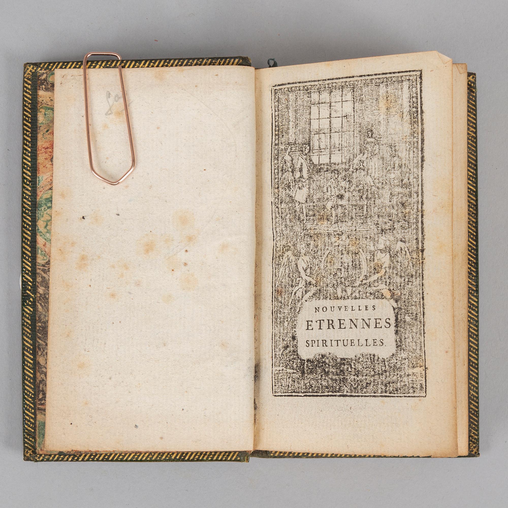 Attractive little bindnings.