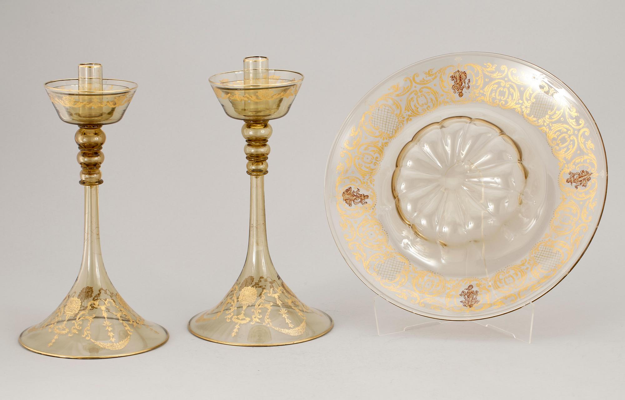 LJUSSTAKAR, ett par samt SKÅL, glas. 1900-talets början.