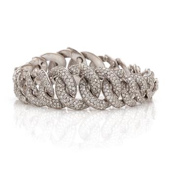 A brilliant cut diamond bracelet. Total carat weight circa 4.50 cts.