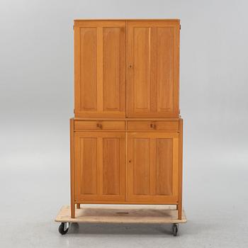 Carl Malmsten, skåp, "Calmar Slott", Åfors Möbelfabrik, 1900-talets andra hälft.