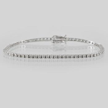 ARMBAND, 18K vitguld med briljantslipade diamanter 2.19 ct. Vikt 6,8 gram.