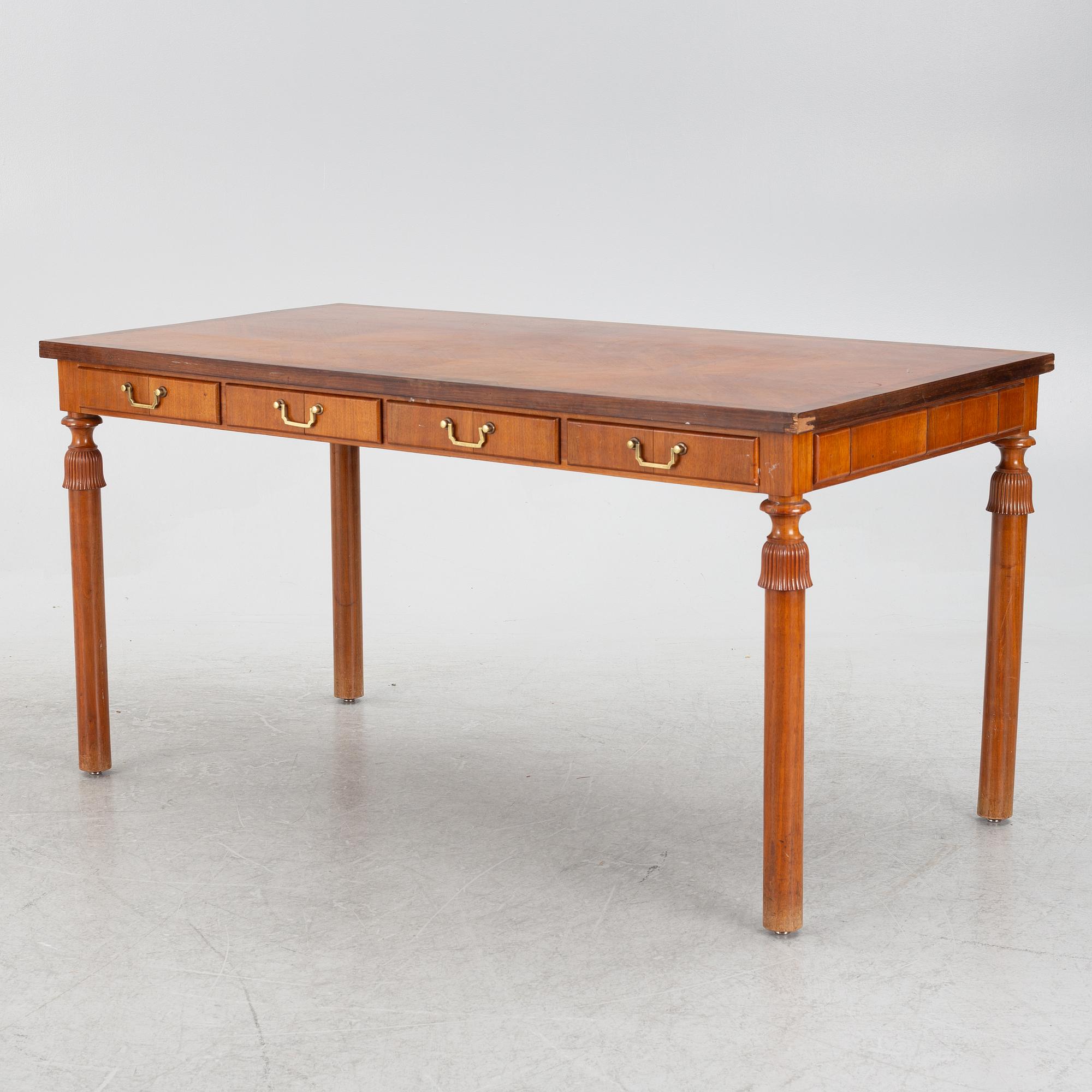 Skrivbord, 1900-talets första hälft.