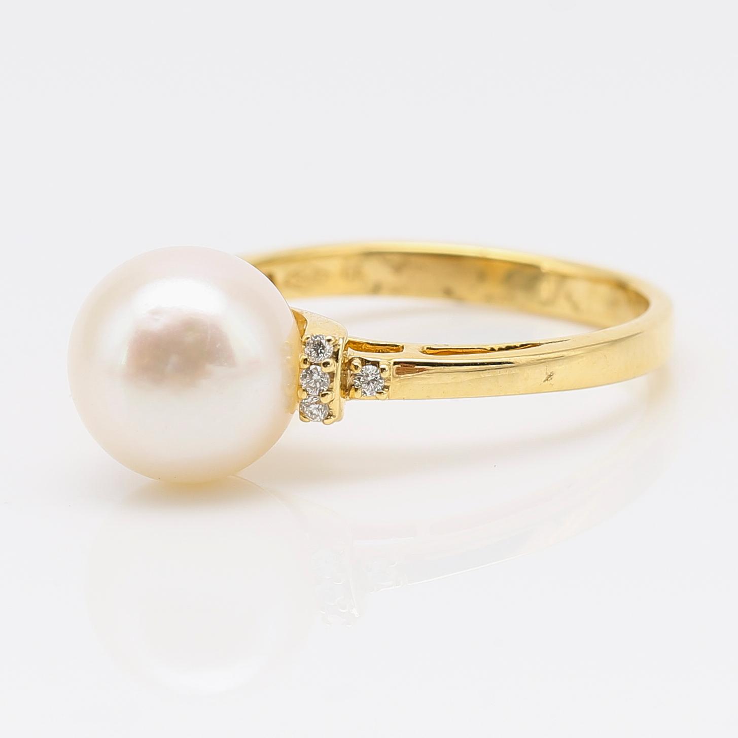 RING, 14K guld, diamanter och odlad pärla.