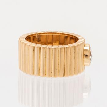 Ring solitär 18K guld med en rund briljantslipad diamant.