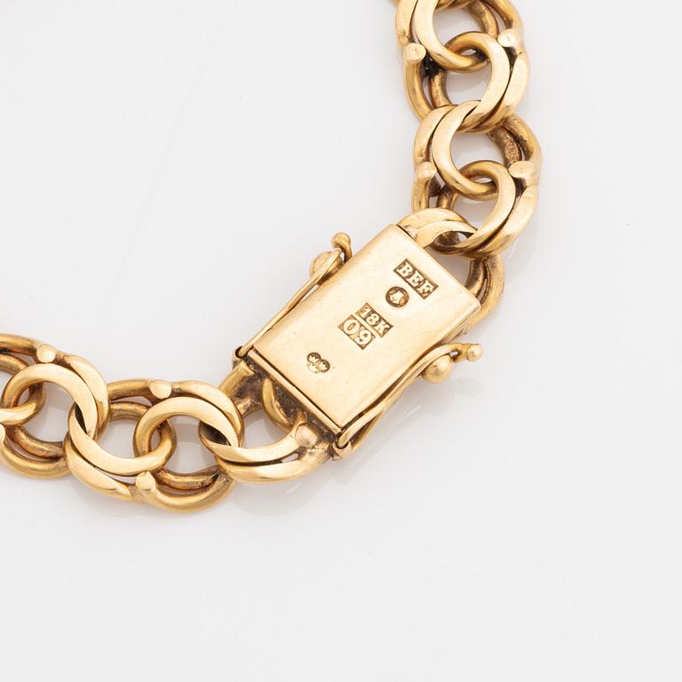 18K gold bracelet.