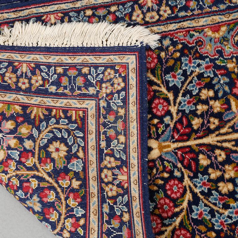 MATTOR, 2 st, Kirman, 1900-talets andra hälft, ca 120x60 cm.