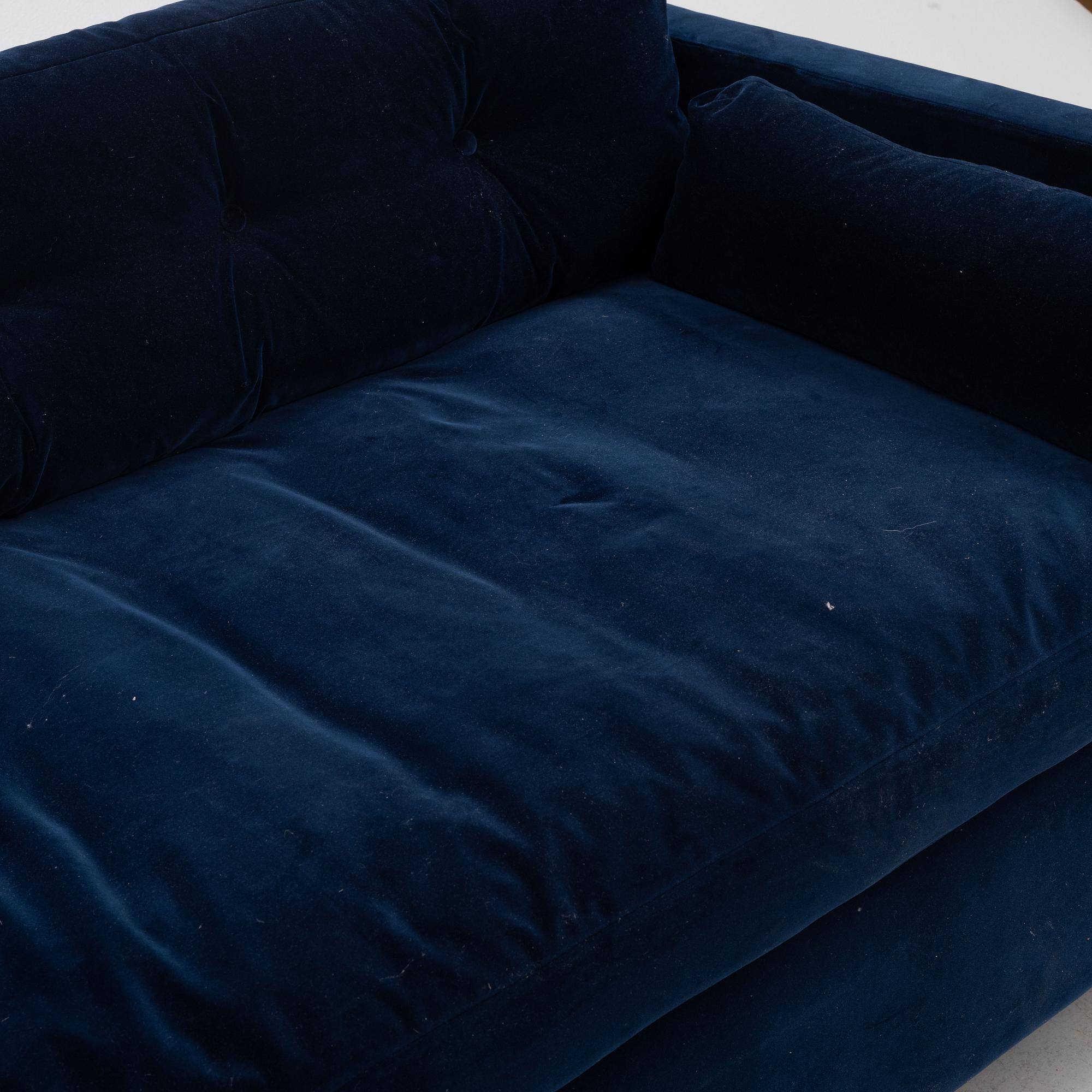 A "Dahlia" sofa, Melimeli.