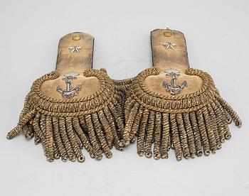 UNKNOWN ARTIST, oil on canvas, portrait of Admiral Otto Lagerberg, 19th century. Epaulets and book included.