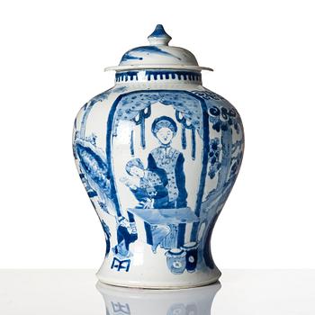 A blue and white jar, Qing dynasty, 19th century.