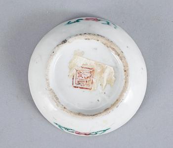 SAMLING PORSLIN, 10 delar, Kina, Mestadels Qingdynastin, 1700-1800-tal.